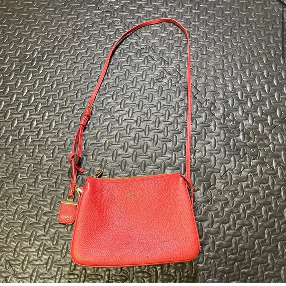 DKNY Crossbody Bag  Handbag Genuine Leather Zipped Red Classic Statement - Picture 2 of 11